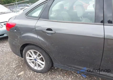 2018 Ford Focus Se z USA, uszkodzony, nr VIN 1FADP3F29JL279784